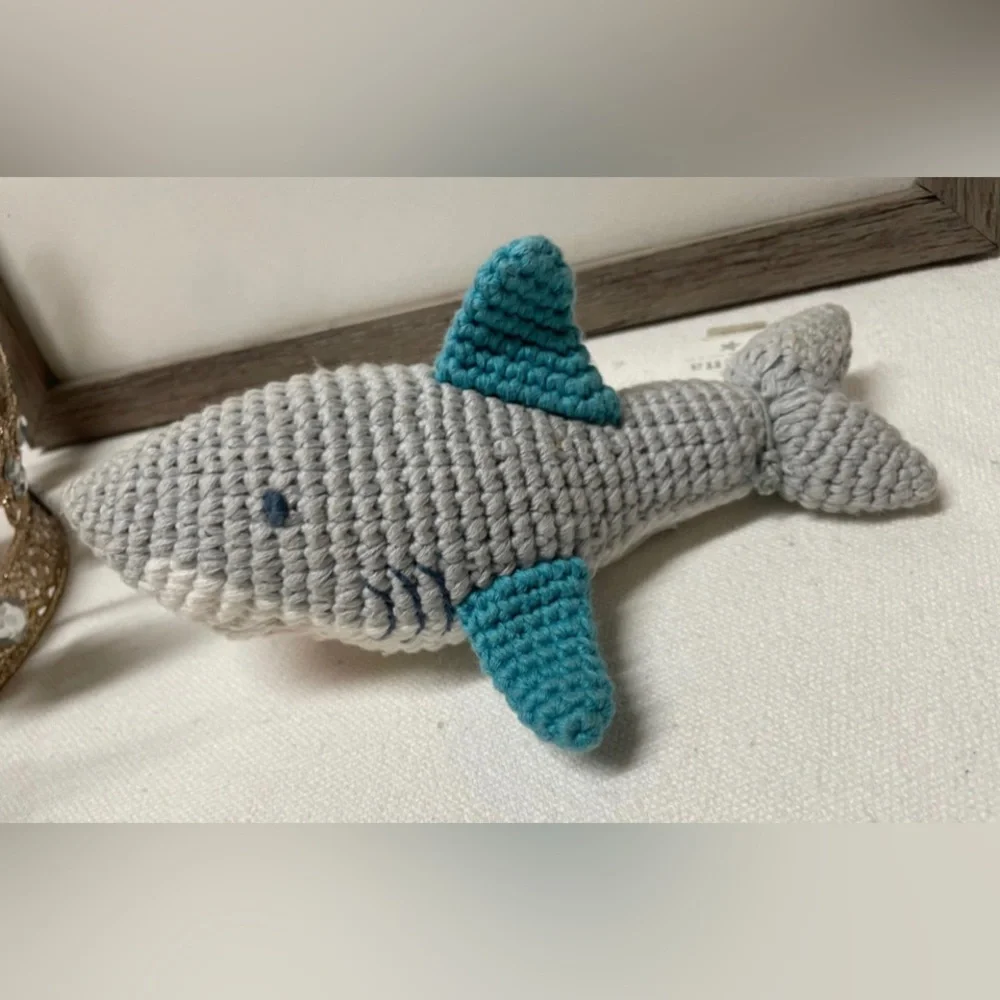 ALBETTA Premium Ltd CROCHET SHARK RATTLE